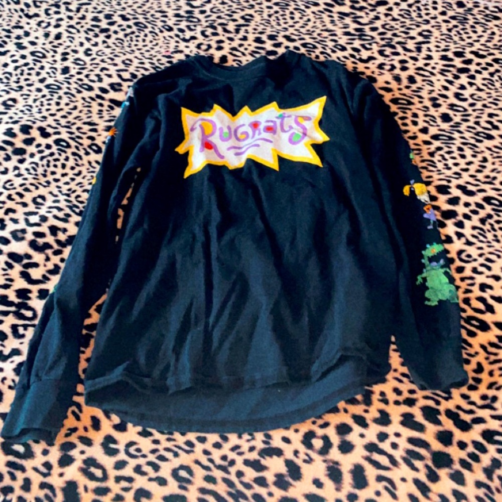 Black long sleeve t-shirt